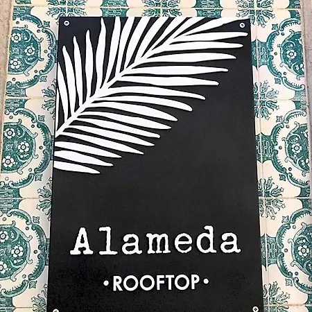 Alameda Exclusive House ホステル *